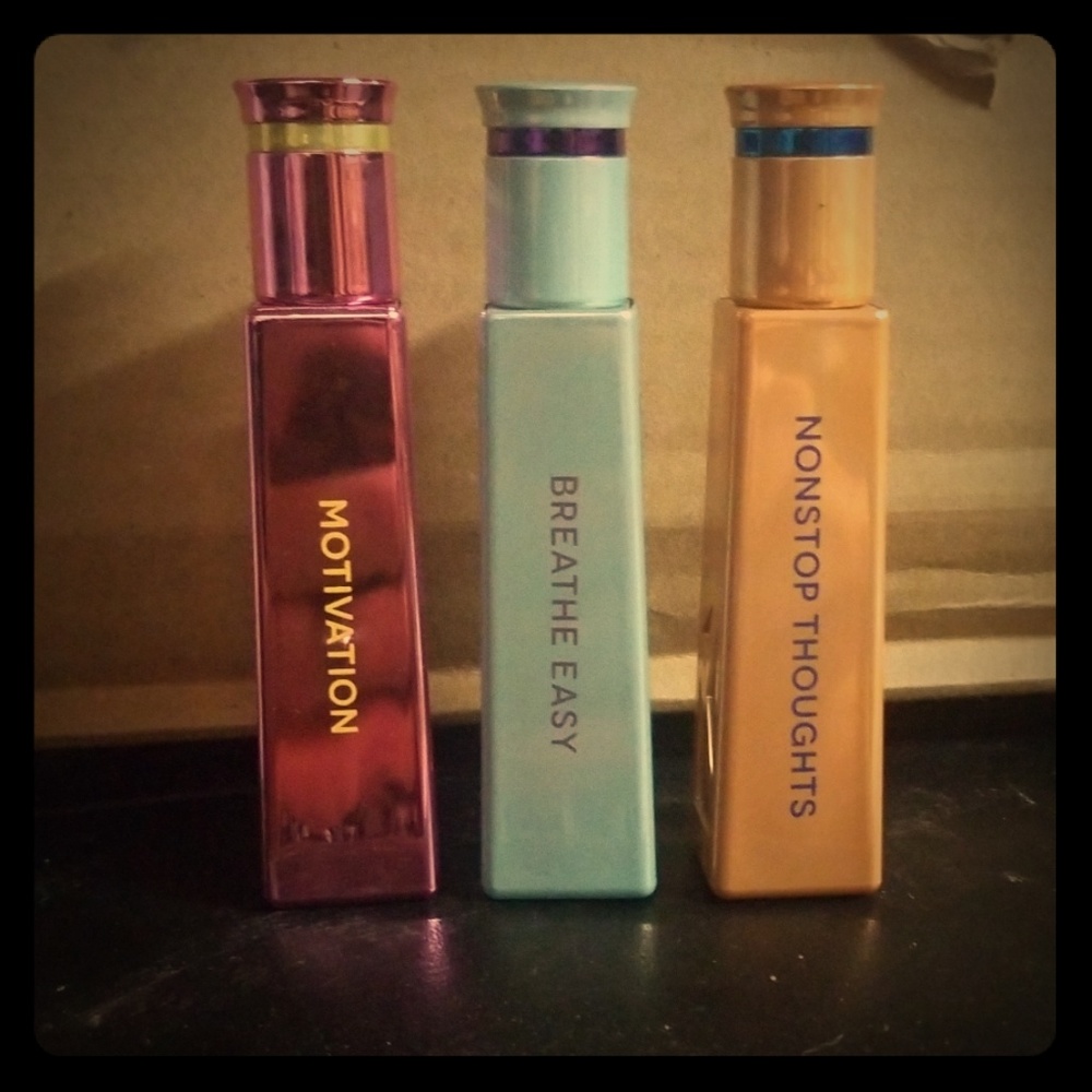 NWT Tazeka Essential Roller Oil Bundle